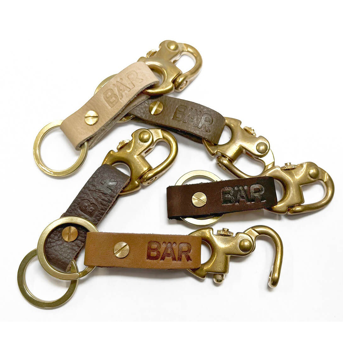 BÄR Schuhe Schlüsselanhänger BÄR schlamm Emotionsbild